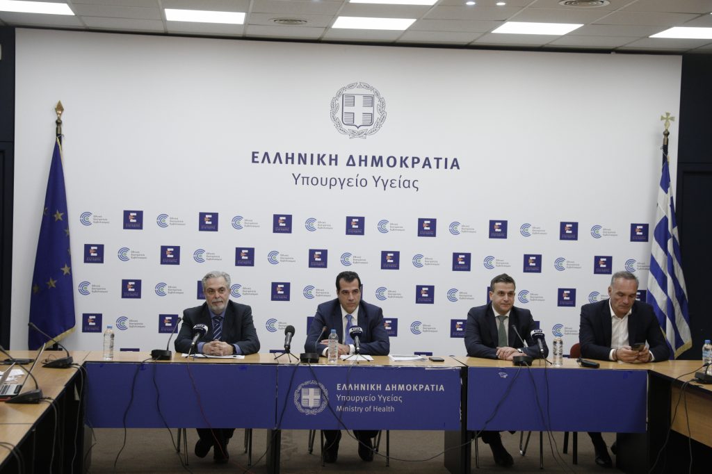 Φάρμακα: Live η έκτακτη ενημέρωση από τον Θάνο Πλεύρη για τις ελλείψεις