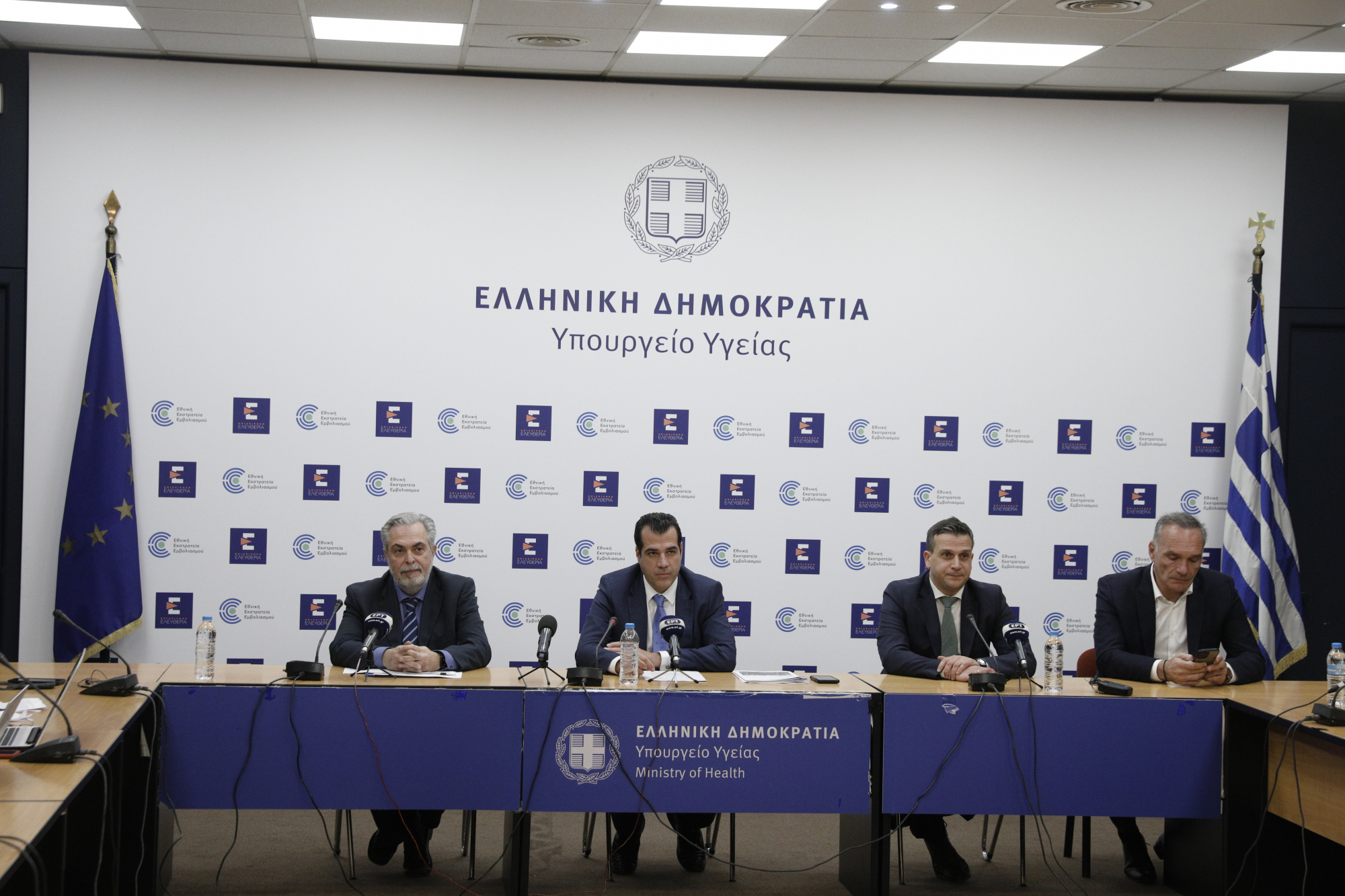 Φάρμακα: Live η έκτακτη ενημέρωση από τον Θάνο Πλεύρη για τις ελλείψεις