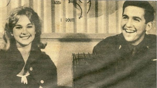 Νίκος Μουρατίδης: «Η Αλίκη Βουγιουκλάκη είχε καδράκι με τη φωτογραφία του τέως βασιλιά Κωνσταντίνου πάνω από τη λεκάνη της τουαλέτας»