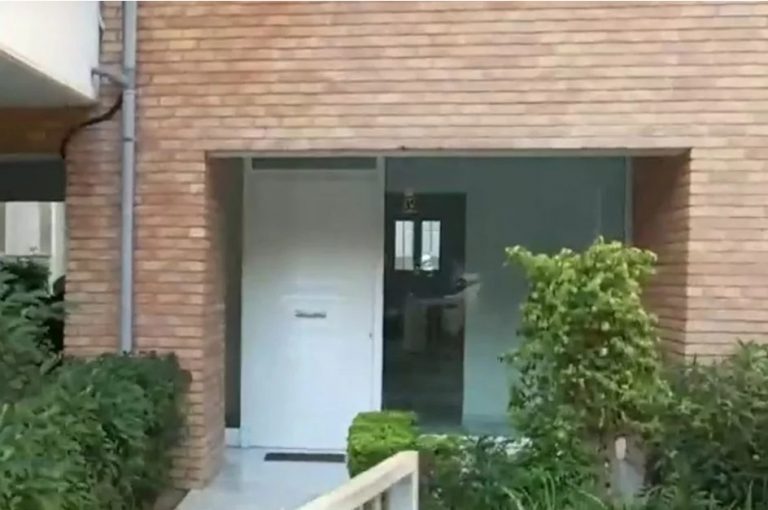 Ληστεία στο Παλαιό Φάληρο: «Προσπάθησα να λύσω πρώτα το παιδί μου» λέει η μητέρα