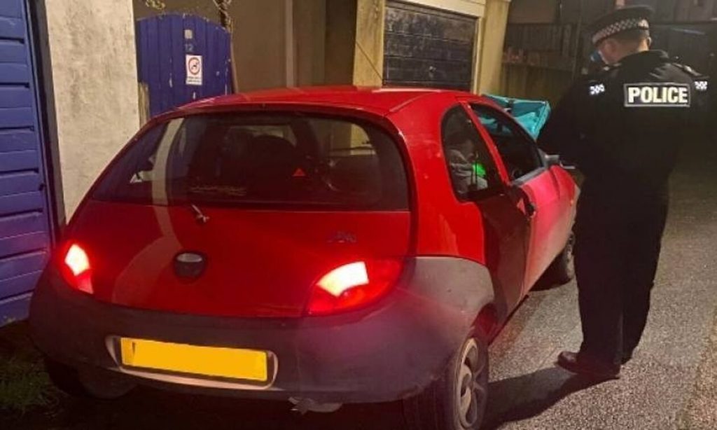 Βρετανία: Αστυνομικοί παρέδωσαν παραγγελία σε πελάτη αφού είχαν κατασχέσει το όχημα του διανομέα