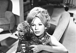 Στασινοπούλου: «Μου έλεγαν ότι ο άνδρας μου ήταν ερωτευμένος με την Αλίκη Βουγιουκλάκη»