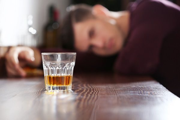 Κρήτη: Δύο ανήλικοι στο νοσοκομείο έπειτα από κατανάλωση αλκοόλ