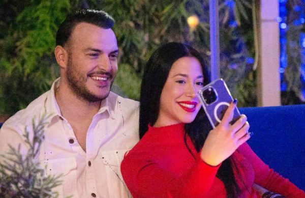 Σάκης Αρσενίου: Παντρεύτηκε την αγαπημένη του λίγο πριν γίνουν γονείς