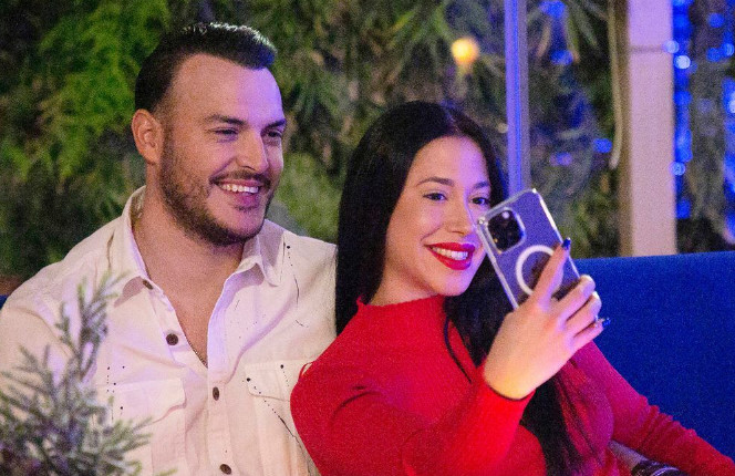 Σάκης Αρσενίου: Παντρεύτηκε την αγαπημένη του λίγο πριν γίνουν γονείς