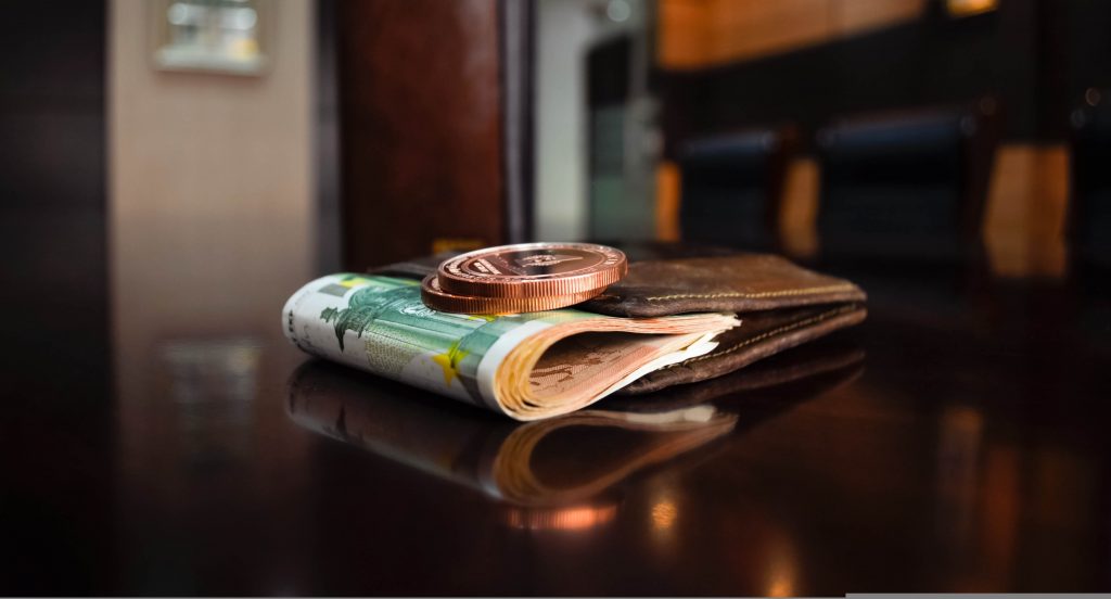 «Ο κανόνας του 50ευρου»: Αυτό είναι το κόλπο για να βάλεις χρήματα στην άκρη