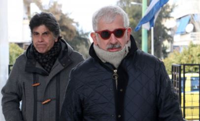 Γιάννης Μπέζος: Η απάντησή του στον χαρακτηρισμό «μυστήριος» από τον Πέτρο Φιλιππίδη