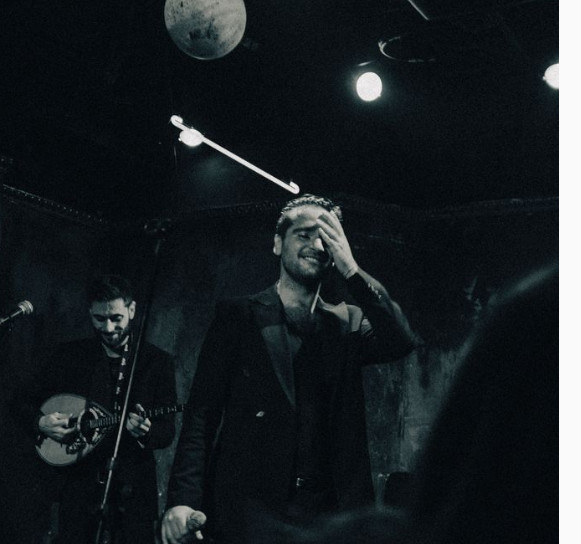 Κωνσταντίνος Μπιμπής: Ξεσηκώνει τη μουσική σκηνή του Faust