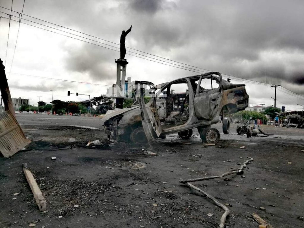 Βολιβία: Διαδηλωτές μπλόκαραν αυτοκινητόδρομους στη Σάντα Κρους – Εμποδίζουν τη μεταφορά τροφίμων σε άλλες περιοχές