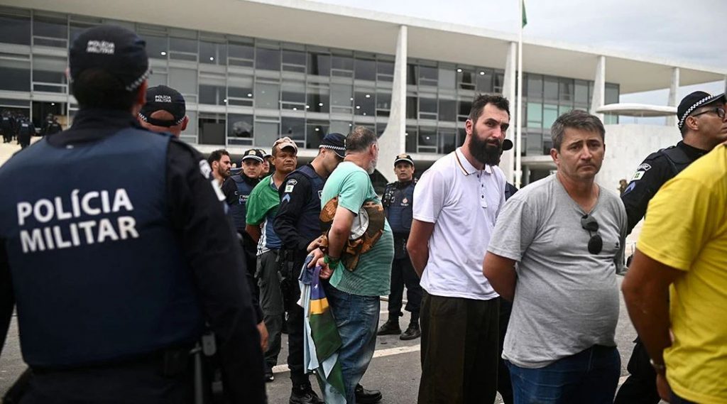 Βραζιλία: Σχεδόν 600 συλληφθέντες μπολσοναριστές αφέθηκαν ελεύθεροι «για ανθρωπιστικούς λόγους»