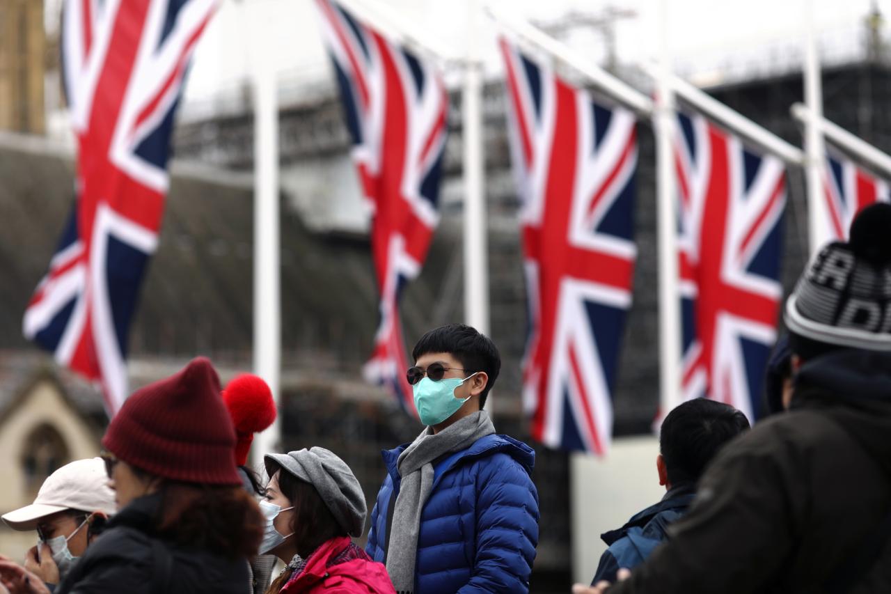 Κοροναϊός: Σε εφαρμογή τα έκτακτα μέτρα στη Βρετανία - Υποχρεωτικά τεστ στους ταξιδιώτες από Κίνα