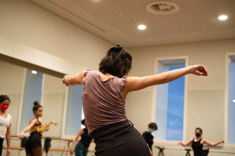 ΕΛΣ: Εργαστήριο χορού για γυναίκες που αποφυλακίστηκαν