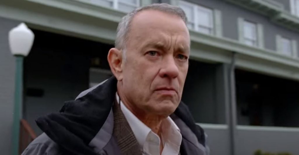 Ένας γκρινιάρης Τομ Χανκς πρωταγωνιστεί στο «Ένας Άνθρωπος που τον έλεγαν Όττο»