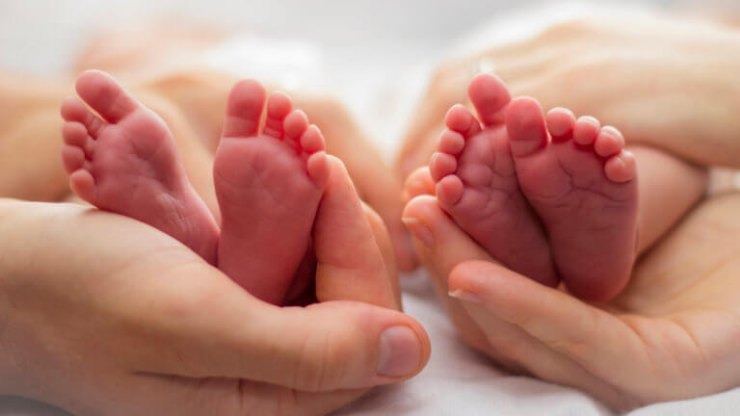 Κρήτη: Νεαρή γυναίκα γέννησε δίδυμα στις τουαλέτες του νοσοκομείου