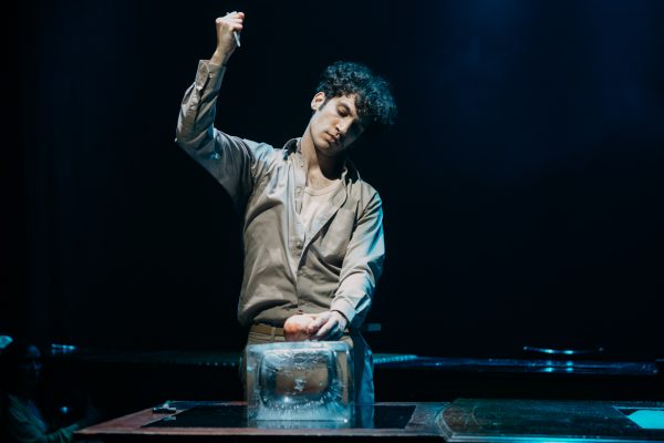 Δόξα Κοινή: Από την οδό των Φιλελλήνων στην σκηνή του Θεάτρου Πορεία