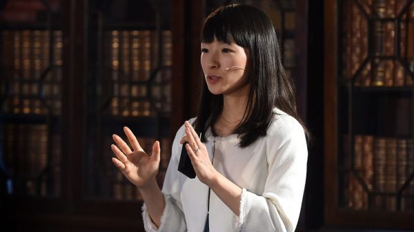 Η βασίλισσα της καθαριότητας Μαρί Κόντο λέει ότι έχει «εγκαταλείψει» την τακτοποίηση στο σπίτι