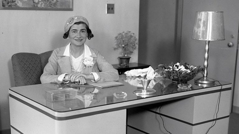 Τα τελευταία λόγια της Κοκό Σανέλ προς την υπηρέτριά της Σελίν: «Βλέπεις, έτσι πεθαίνεις»