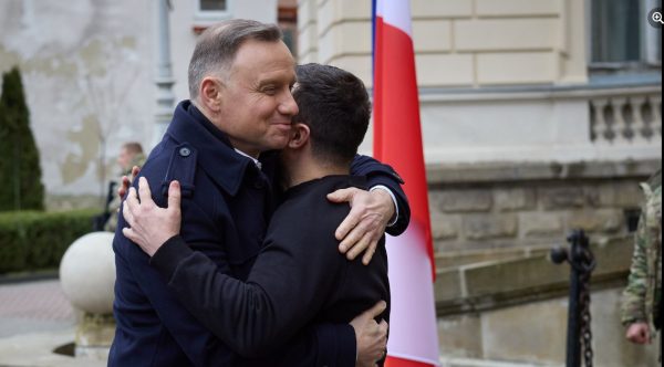 Ουκρανία: Ο Ζελένσκι εξαίρει την Πολωνία για την απόφαση αποστολής των Leopard 2