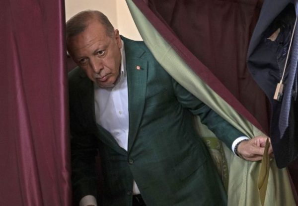 Τουρκία: Αλλαγή στην ημερομηνία των εκλογών εξετάζει ο Ερντογάν