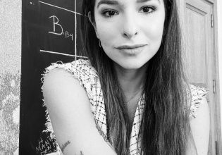 Εριέττα Κούρκουλου: Θυμάται στιγμές από τον πατέρα της και συγκινεί