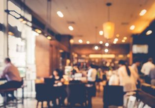 Εστιατόριο στο Ναύπλιο έδιωξε ομόφυλο ζευγάρι επειδή «υπάρχουν παιδιά και ηλικιωμένοι»