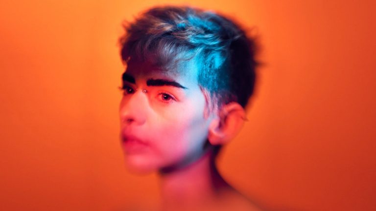 Το σχολείο ως ασφαλής χώρος φυλομετάβασης για τους τρανς έφηβους