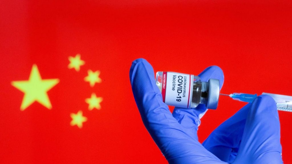 Πώς οι κινέζικες τράπεζες προσπαθούν να δελεάσουν τους πλούσιους πολίτες με δυτικά εμβόλια