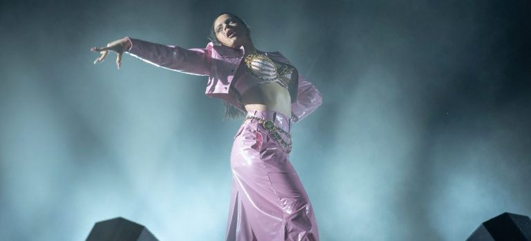 Πώς η Rosalía έγινε η πιο ατρόμητη σούπερ σταρ της ποπ