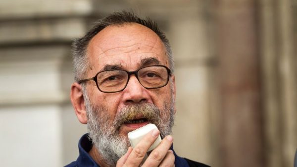 Ο Γκάσπαρ Μίκλος Ταμάς απέναντι στη μετακομμουνιστική δυστοπία