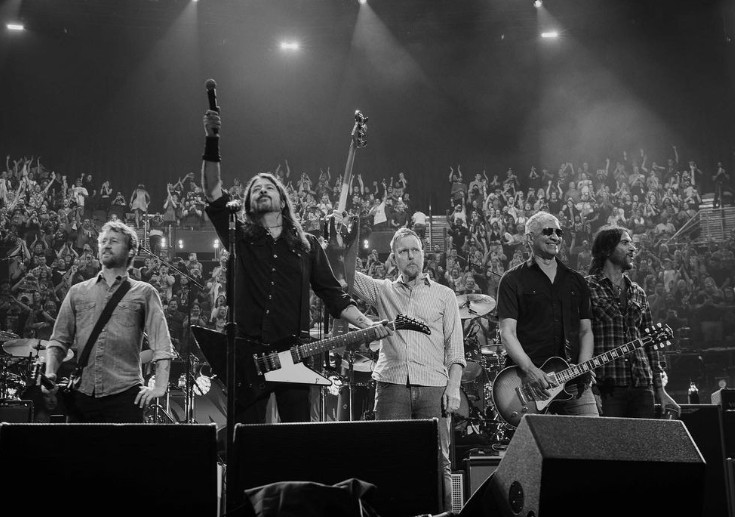 Foo Fighters: Συνεχίζουν ως συγκρότημα μετά τον θάνατο του Τέιλορ Χόκινς