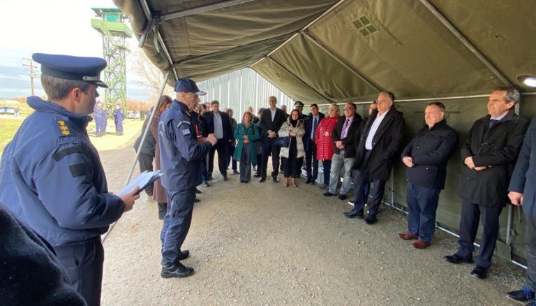 Έβρος: Μήνυμα 28 πρέσβεων της Ευρώπης στην Τουρκία από το φράχτη