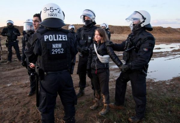 Γκρέτα Τούνμπεργκ: Την συνέλαβαν ξανά στη Γερμανία