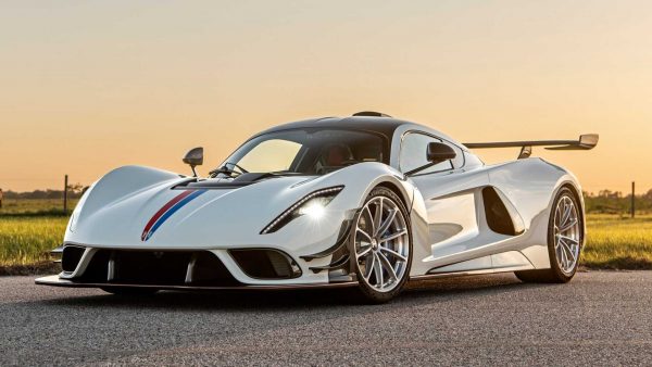 Hennessey Venom F5 Revolution: Με αγωνιστικούς χαιρετισμούς