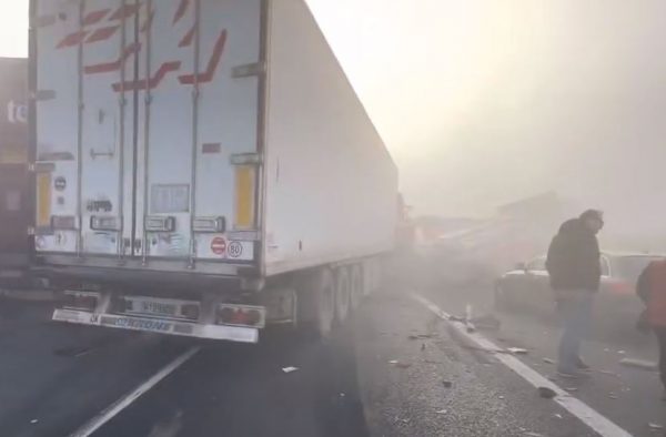 Εθνική Οδός: Άνοιξε η Αθηνών – Λαμίας μετά το τροχαίο με φορτηγά και ΙΧ