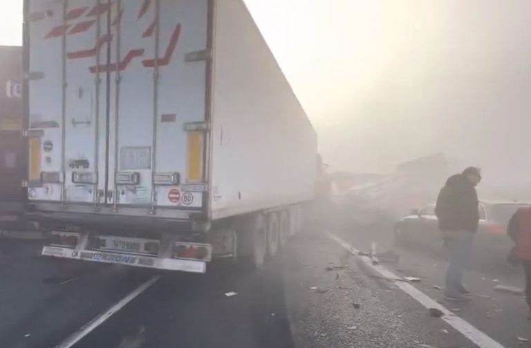 Εθνική Οδός: Άνοιξε η Αθηνών – Λαμίας μετά το τροχαίο με φορτηγά και ΙΧ