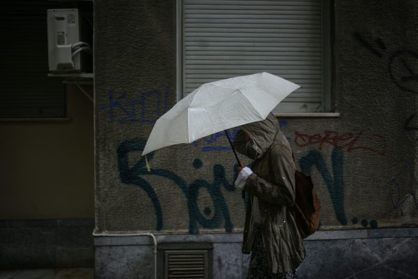Καιρός: Βροχές, καταιγίδες και χιόνια τις επόμενες ώρες – Φόβοι για πλημμυρικά φαινόμενα