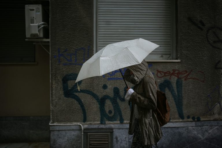 Καιρός: Βροχές, καταιγίδες και χιόνια τις επόμενες ώρες – Φόβοι για πλημμυρικά φαινόμενα