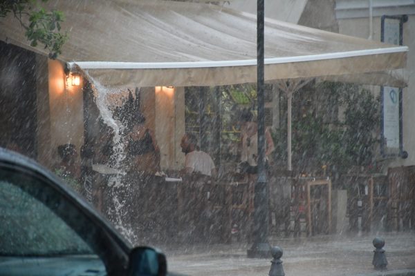 Κακοκαιρία: Τι προβλέπει το νέο δελτίο επιδείνωσης του καιρού για τις επόμενες ώρες