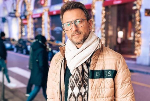 Κώστας Καραφώτης: Ερωτευμένος ξανά – Αυτή είναι η νέα του σύντροφος