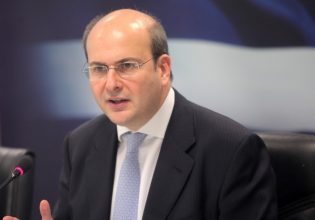 Χατζηδάκης: Σημαντική αύξηση στον κατώτατο μισθό από 1η Απριλίου