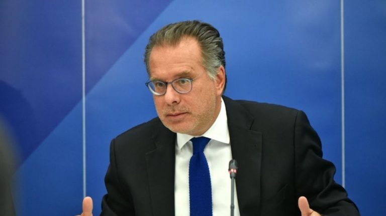 Κουμουτσάκος: Γιατί θα παραστώ στην κηδεία του τέως βασιλιά Κωνσταντίνου