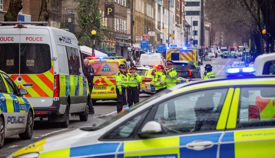 Λονδίνο: Πυροβολισμοί κοντά σε εκκλησία – Τρεις γυναίκες και ένα 7χρονο κορίτσι τραυματίστηκαν