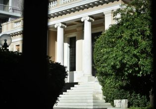 Μαξίμου: Το ΠΔ δεν αλλάζει το καθεστώς πρόσληψης και αμοιβών των καλλιτεχνών στο Δημόσιο