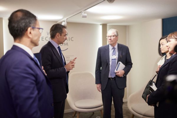 Νταβός: Συναντήσεις Μητσοτάκη με κορυφαίους επιχειρηματικούς παράγοντες