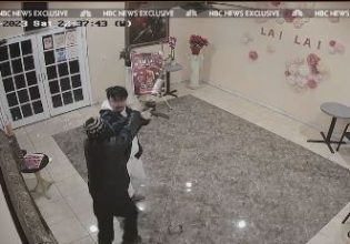 Καλιφόρνια: Σοκ μετά από απανωτά περιστατικά μαζικών πυροβολισμών – Η στιγμή που πολίτης αφοπλίζει τον μακελάρη του Μόντερει Παρκ