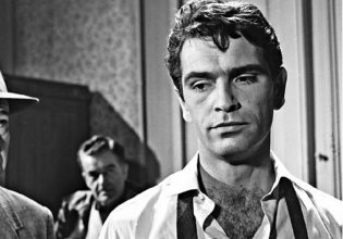 Νίκος Κούρκουλος: 16 χρόνια χωρίς τον σπουδαίο γόη που παρέμεινε ταγμένος στο Εθνικό Θέατρο