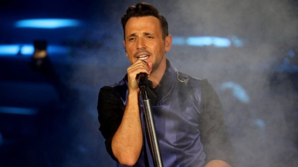 Νίκος Βέρτης: «Μακάρι όλοι οι άντρες να φορούσαν τα παντελόνια που φοράω» – Ξέσπασε ο τραγουδιστής