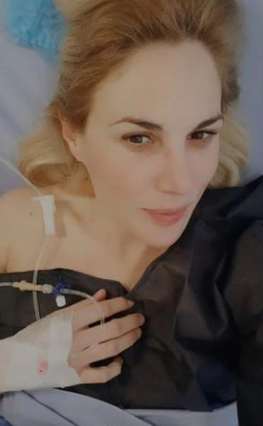 Ντόρα Κουτροκόη: Στο νοσοκομείο η δημοσιογράφος – Υπεβλήθη σε χειρουργική επέμβαση