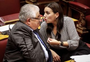 Υποκλοπές: Αιχμές Κεφαλογιάννη και πυρά Τζαβάρα για τη γνωμοδότηση Ντογιάκου