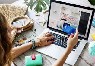 Online αγορές: Οι Έλληνες αυξάνουν τον μέσο όρο των χρημάτων που δαπανούν